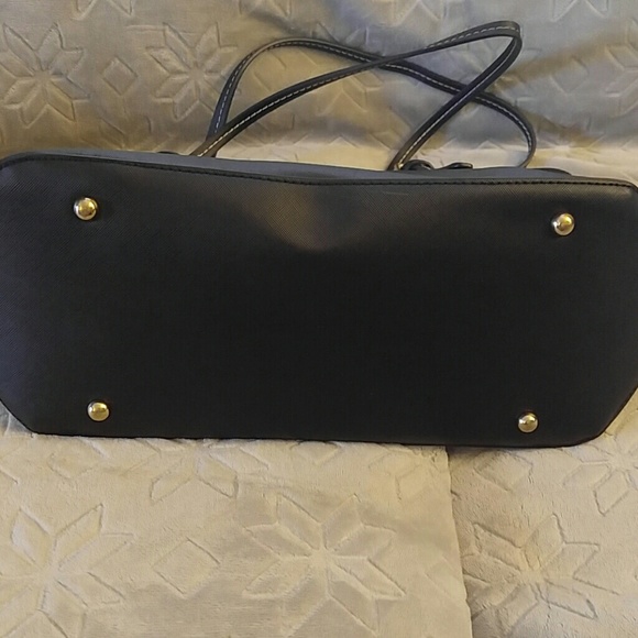 Tote - Picture 4 of 4